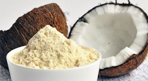 Преимущества кокосовой муки по сравнению с пшеничной, ее польза для человеческого организма. 8 самых популярных рецептов кокосовой муки: блины, блины, маффин, творожная запеканка, маффин, чизкейк, слой торта и т.д.
